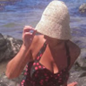 Meet your Posher, Isabel